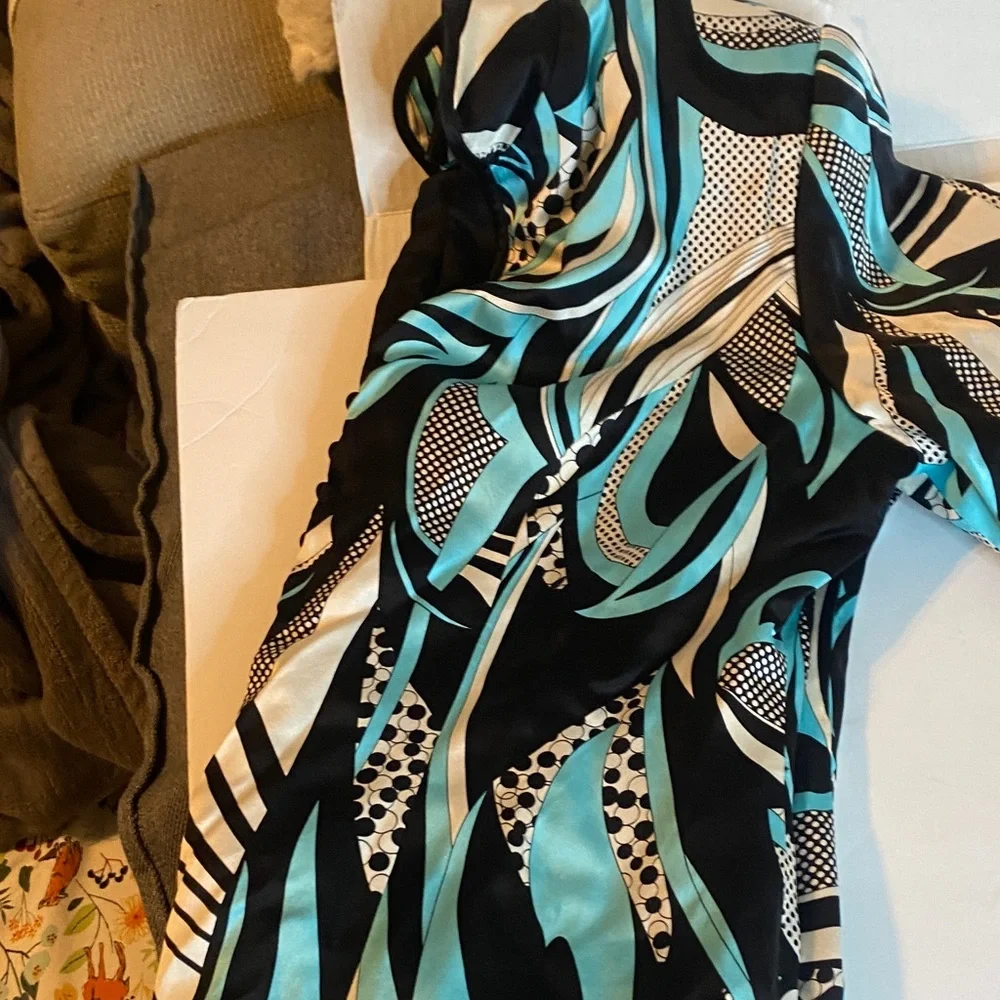 Abstract Patterned Jacket - Picture 10 of 10